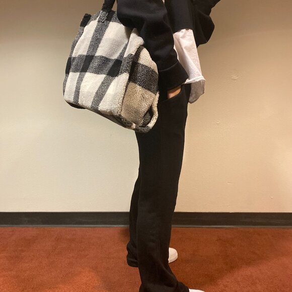 Stand Studio Lola Check Faux Fur Shearling Big Tote Shoulder Bag - Picture 3 of 16